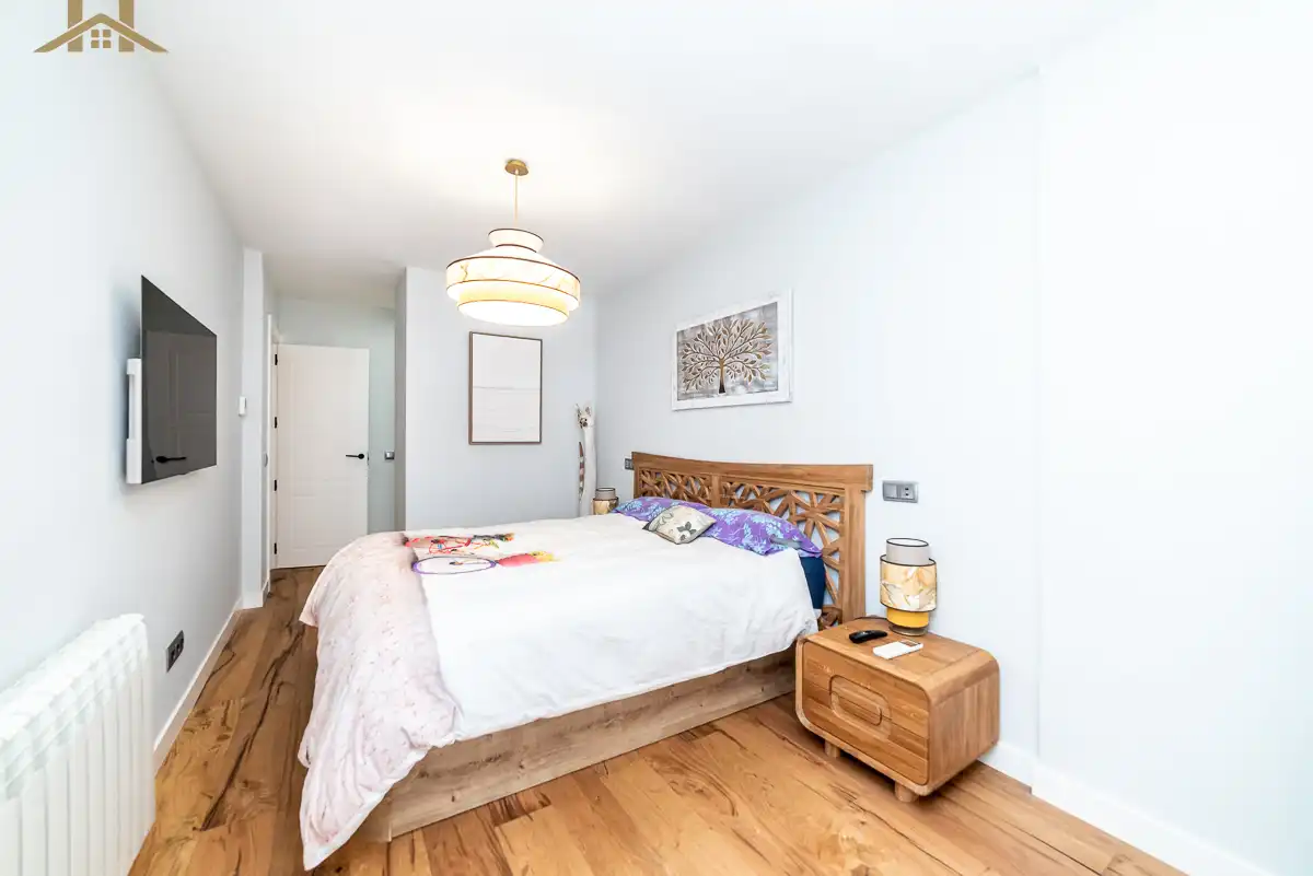 Habitación de Dúplex en venta en Leganés con Aire acondicionado, Calefacción y Jardín privado