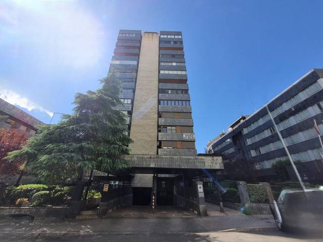 Garaje en Venta en Calle de Julián Besteiro en Cuatro Caminos - Azca