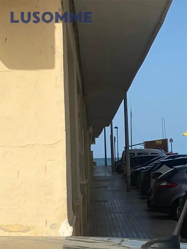 Vista exterior de Planta baja en venta en Valencia con Aire acondicionado y Horno