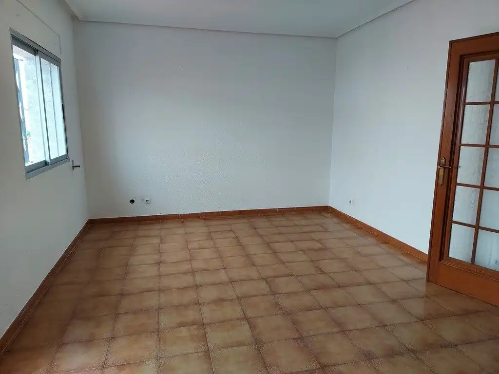 Commercial properties for sale in Domeño