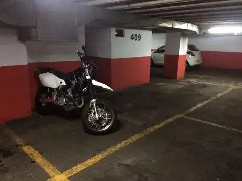 Parkplatz von Garage zur Miete in Ensanche