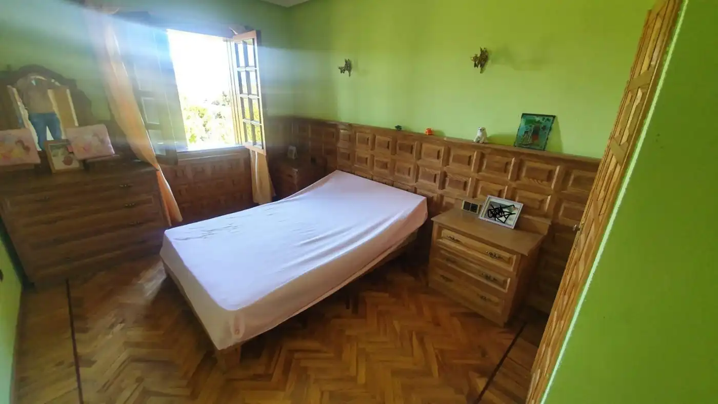 Dormitori de Casa o xalet en venda en Ponferrada amb Calefacció, Jardí privat i Terrassa