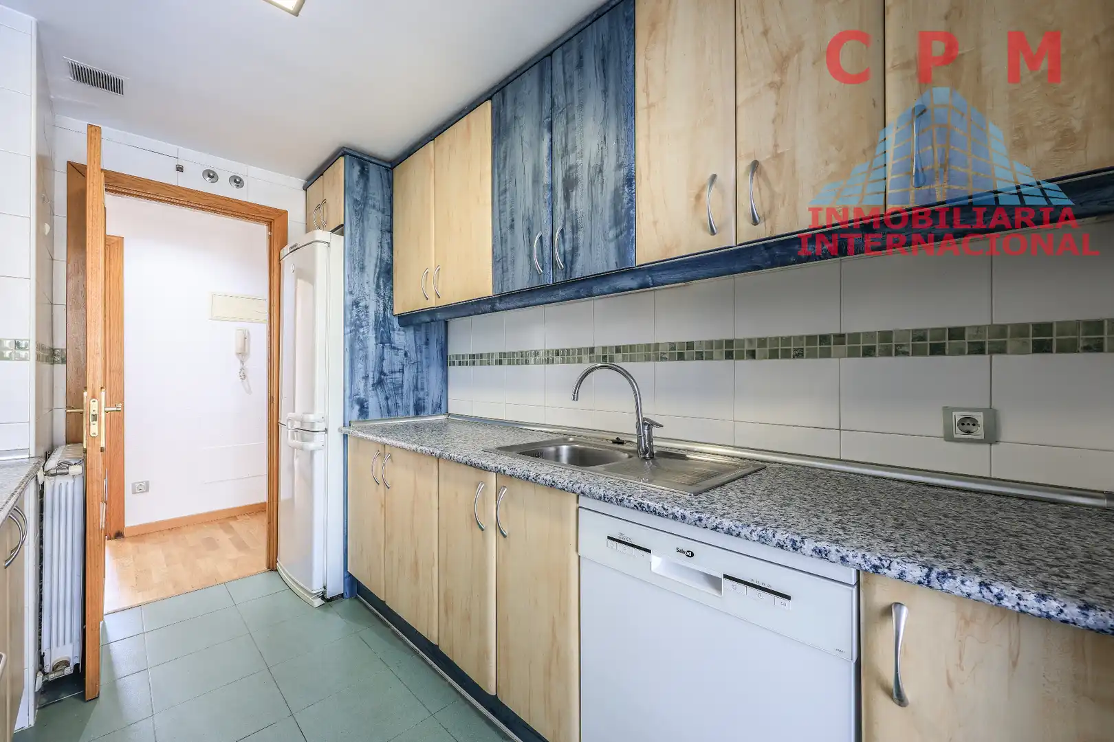 Kitchen of Flat for rent in Madrid  with Air Conditioner, Heating and Parquet flooring