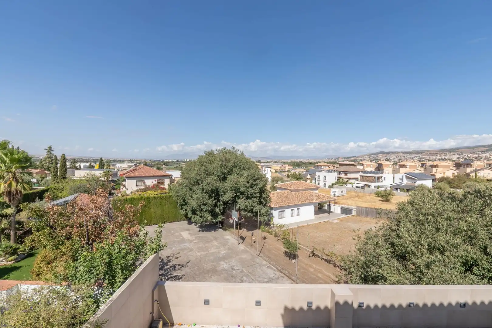 Vista exterior de Casa adosada en venda en Cájar amb Calefacció i Terrassa