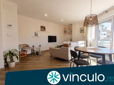 Piso con balcón en venta en Calle Jaén