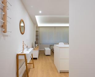 Bedroom of Flat to rent in  Madrid Capital  with Air Conditioner, Heating and Storage room