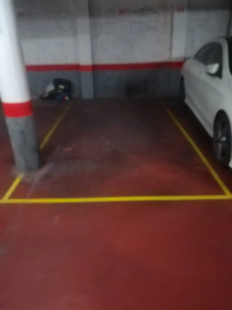 Parkplatz zur Miete in Carrer de Francesc Layret 118