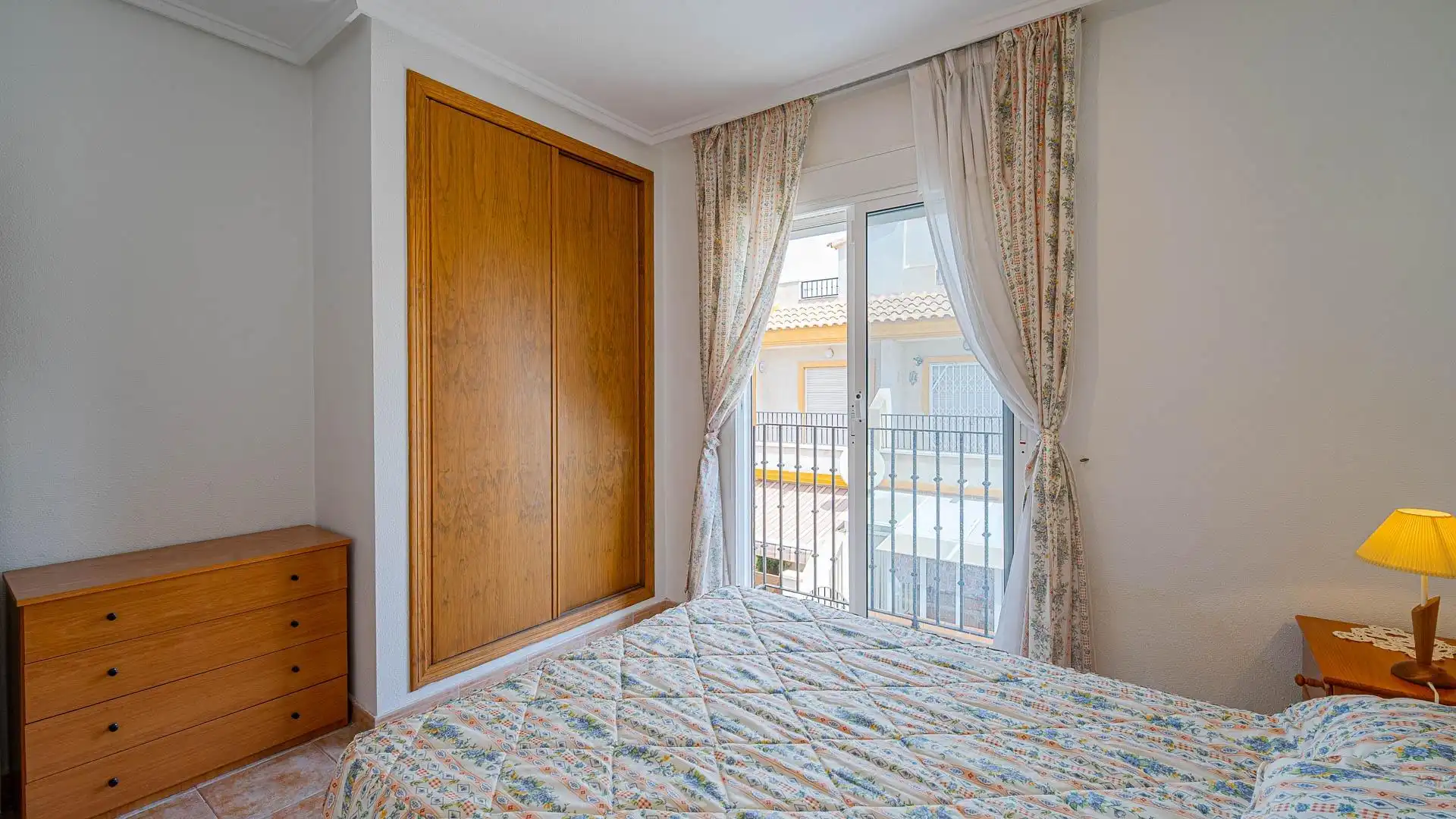 Dormitori de Casa o xalet en venda en Torrevieja amb Moblat, Balcó i Piscina comunitària