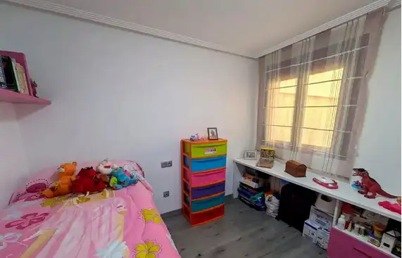 Habitación de Piso de alquiler en Linares con Aire acondicionado, Calefacción y Parquet