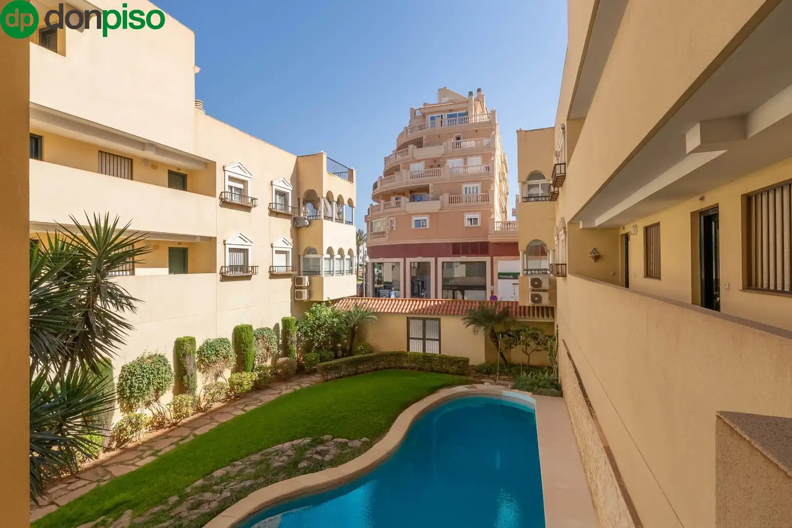 Vista exterior de Piso en venta en El Ejido con Aire acondicionado, Terraza y Balcón