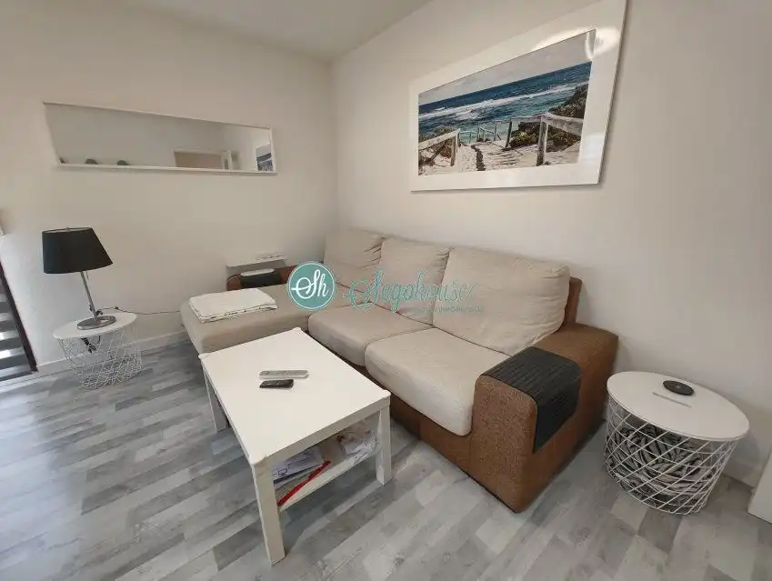Sala de estar de Piso en venta en Torrecaballeros con Calefacción, Terraza y Amueblado