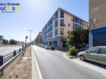 Duplex con ascensore in vendita a Calle de Enrique Granados 4