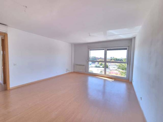 Piso en Venta en Calle Simone de Beauvoir en Urbanizaciones