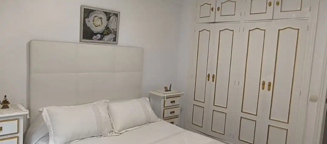 Habitación de Planta baja en venta en Marbella con Terraza, Piscina y Amueblado