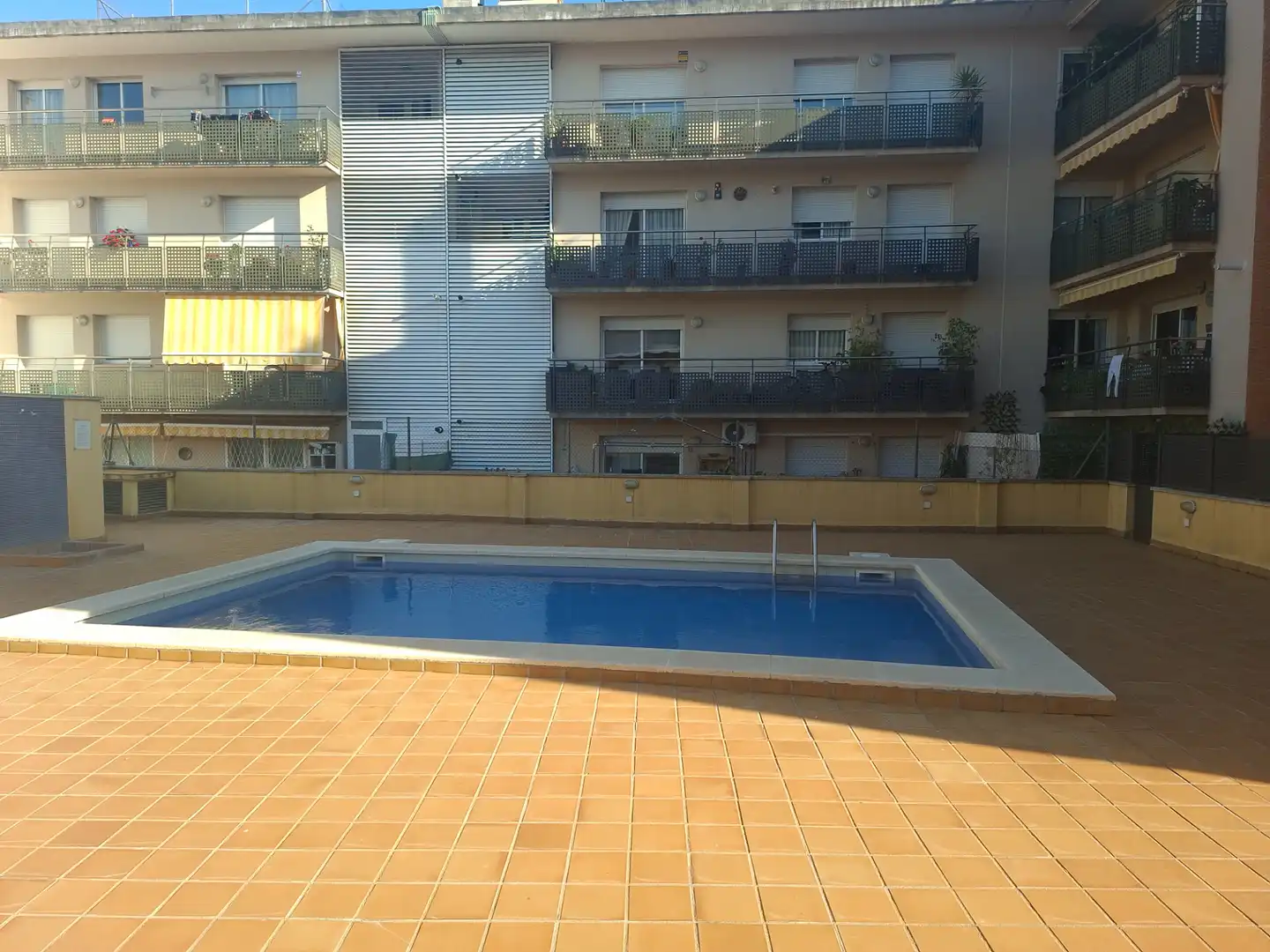 Piscina de Piso en venta en Pineda de Mar con Calefacción, Piscina y Horno