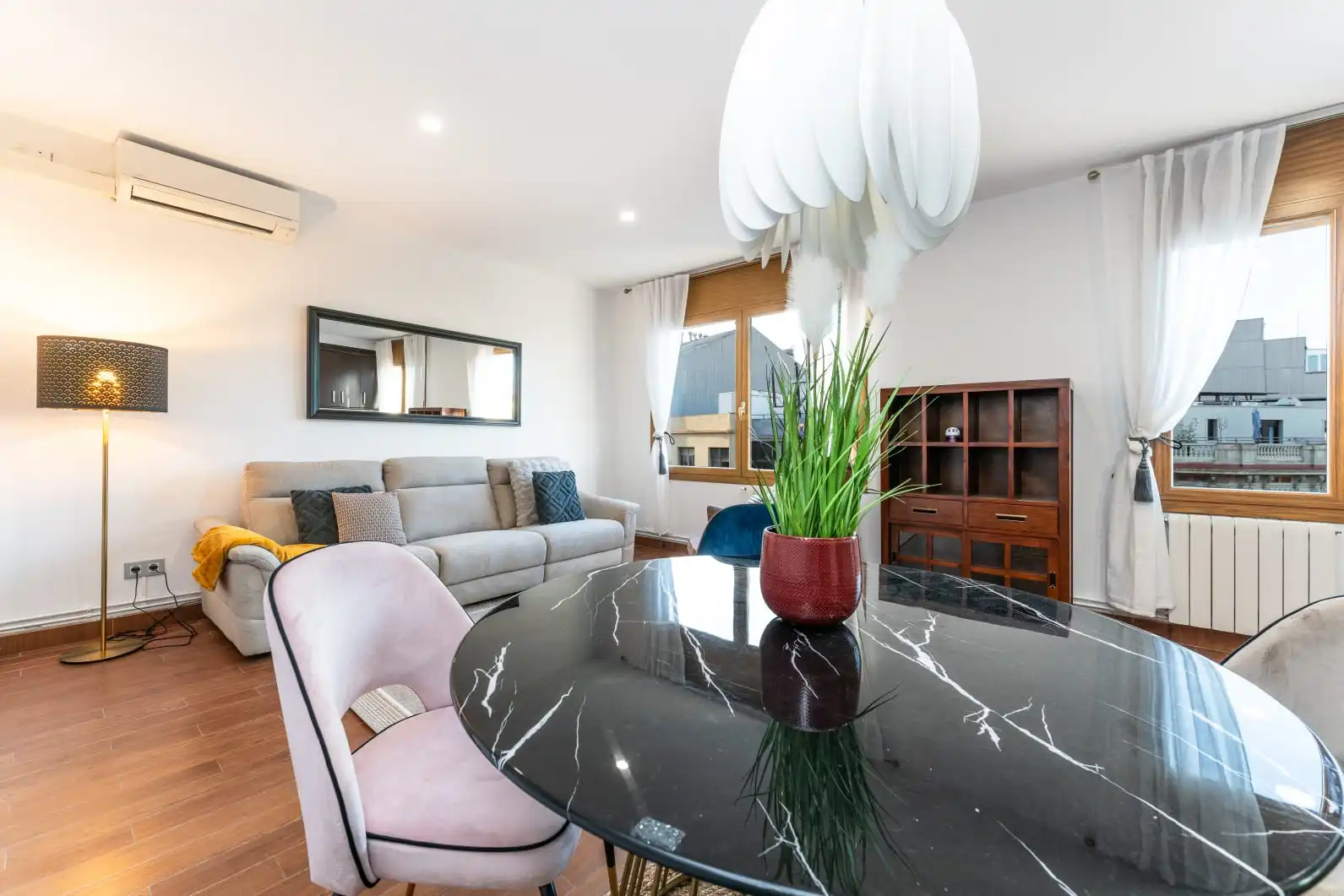 Sala de estar de Ático en venta en Barcelona con Aire acondicionado, Calefacción y Parquet