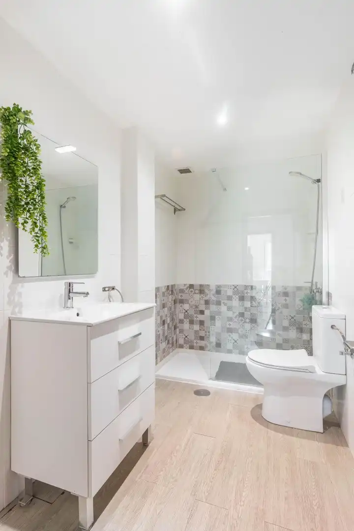 Baño de Piso en venta en Llanera con Calefacción, Trastero y Amueblado