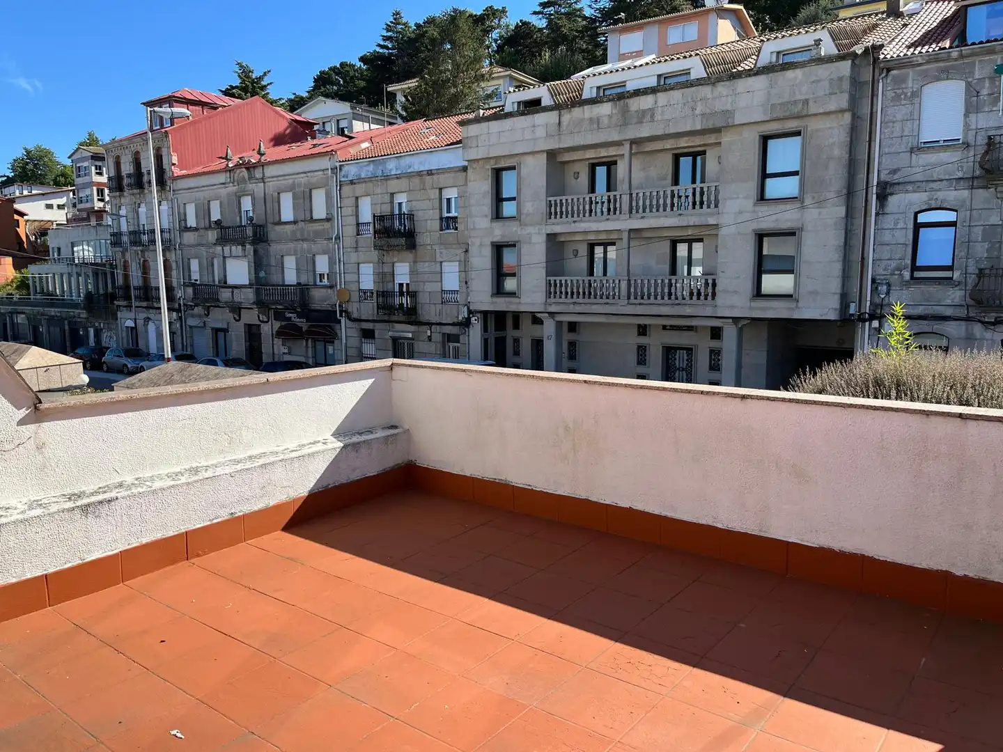 Terrassa de Casa o xalet en venda en Vigo  amb Calefacció, Jardí privat i Parquet