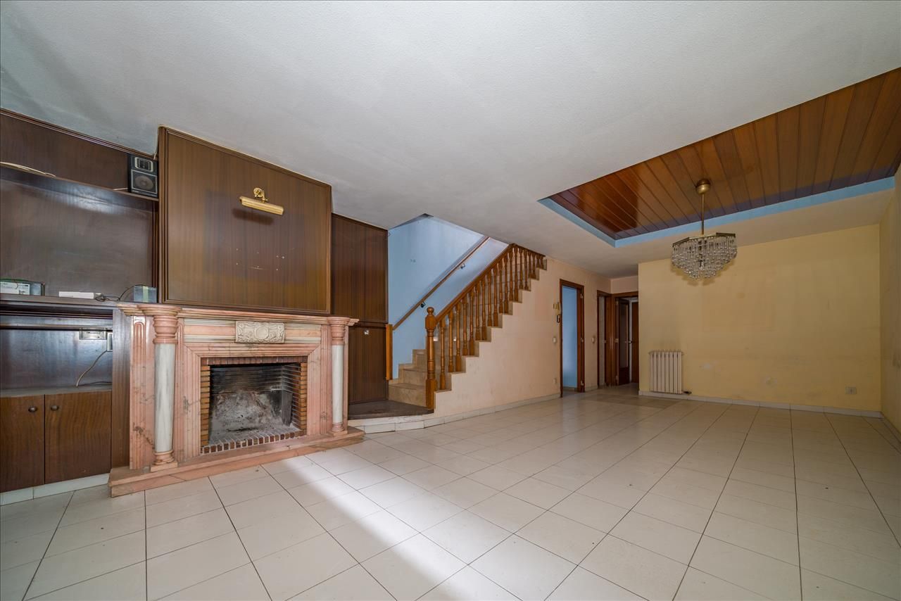 Casa adosada en venda en Olot amb Terrassa