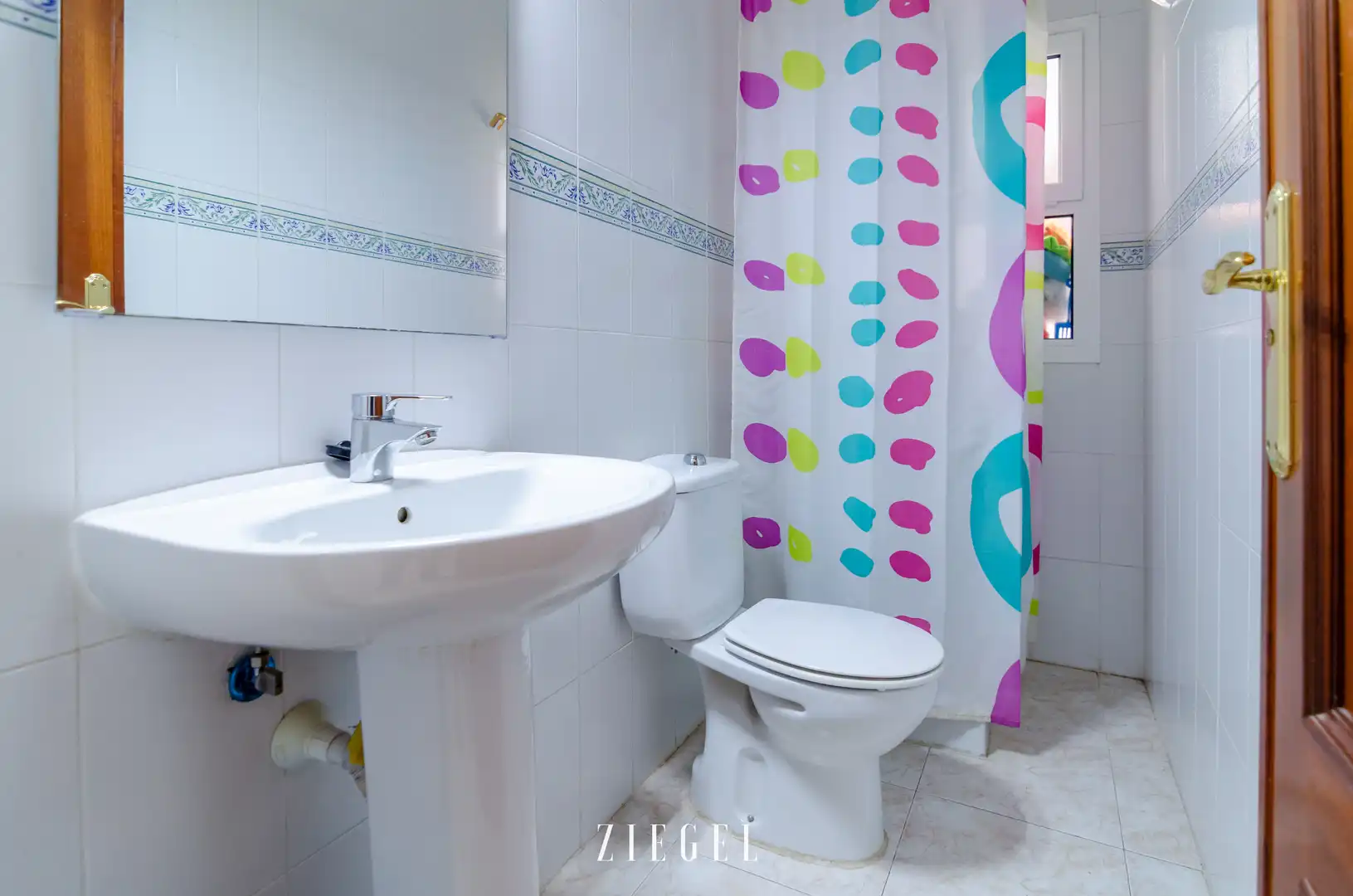 Bathroom of Flat for sale in Ingenio  with Furnished