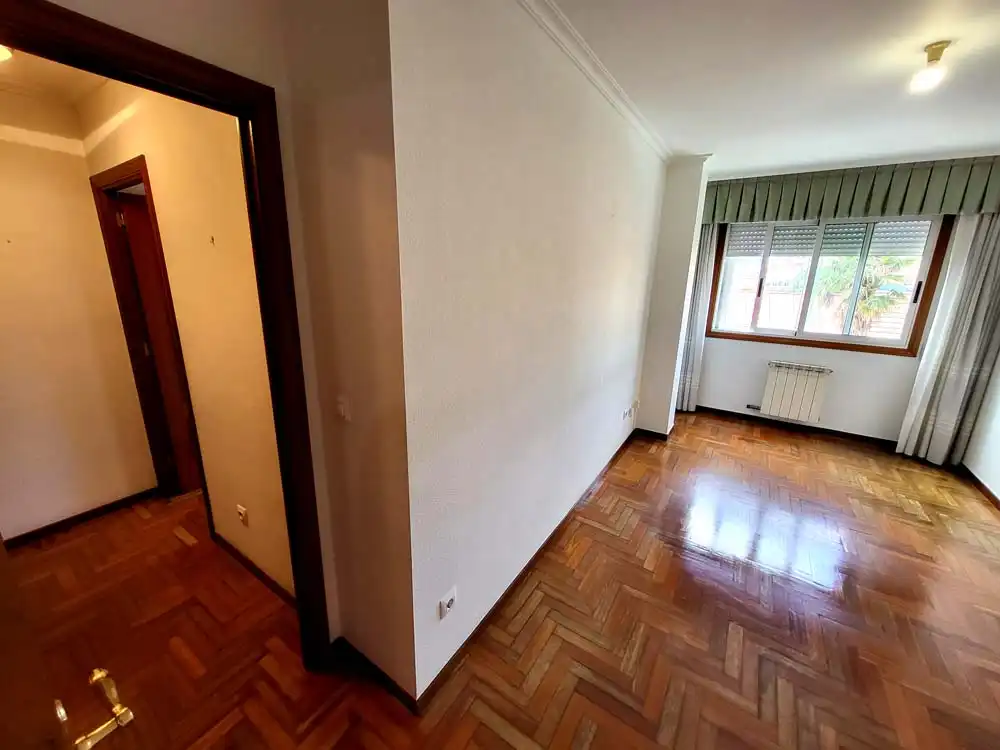Dormitori de Pis de lloguer en Vigo  amb Calefacció, Parquet i Traster
