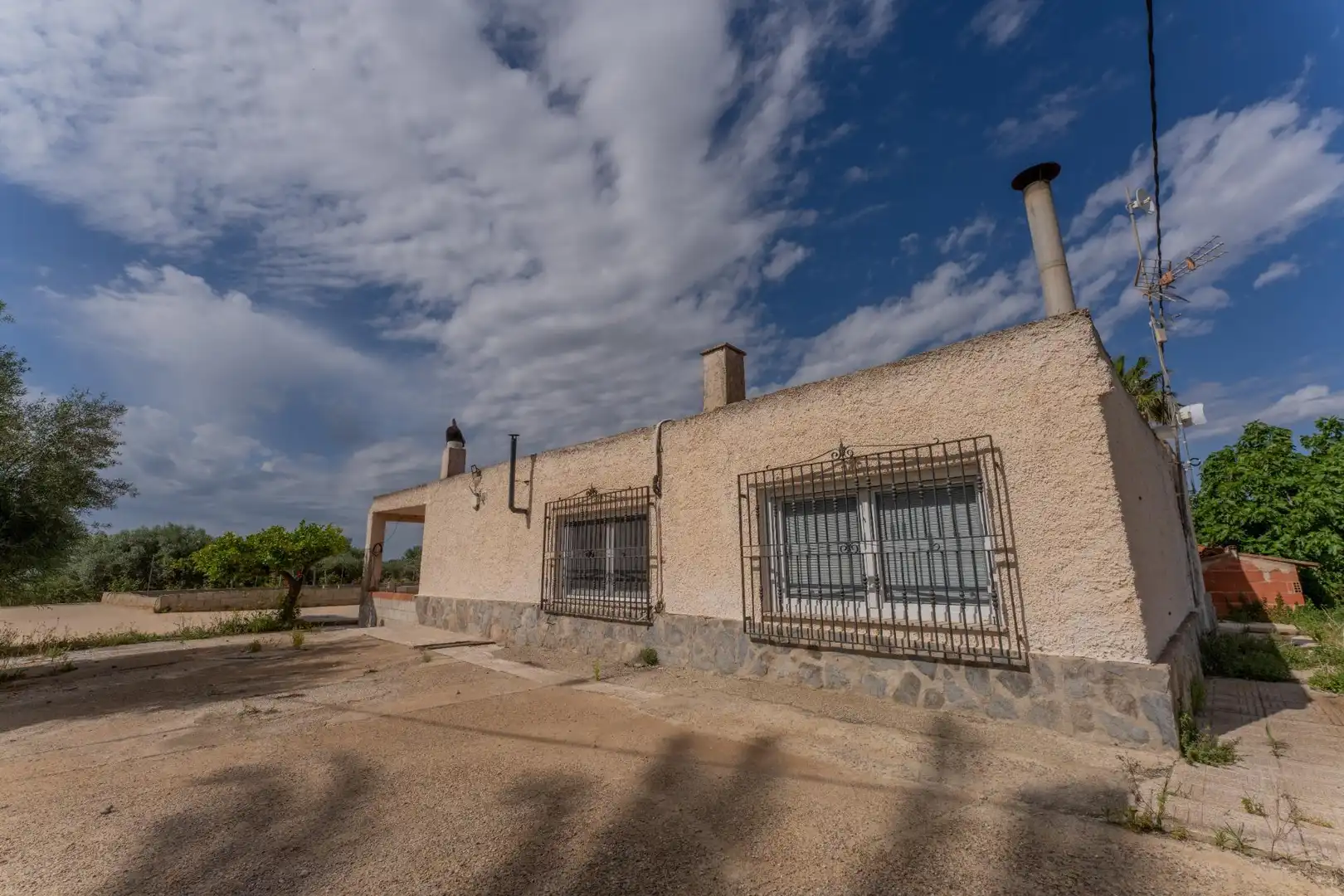 Vista exterior de Casa o xalet en venda en Crevillent amb Piscina