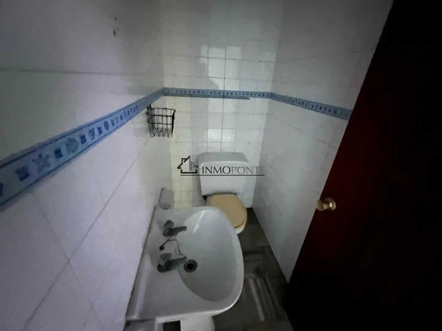 Baño de Piso en venta en Cuntis con Calefacción y Balcón