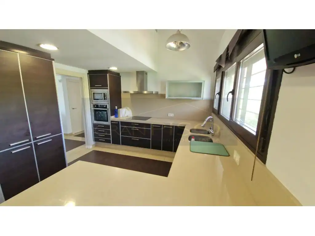 Cocina de Dúplex en venta en Estepona con Terraza y Piscina comunitaria