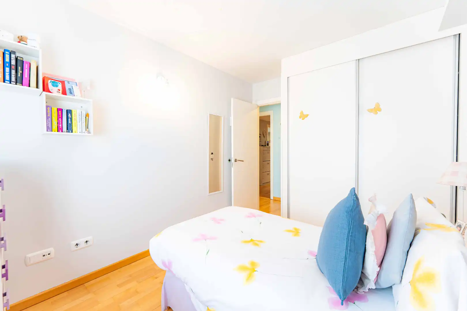 Schlafzimmer von Dachboden zum Verkauf in Arroyomolinos (Madrid) mit Heizung, Parkett und Terrasse