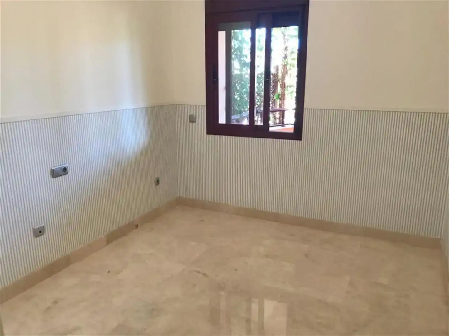 Habitación de Apartamento en venta en Estepona con Aire acondicionado y Piscina