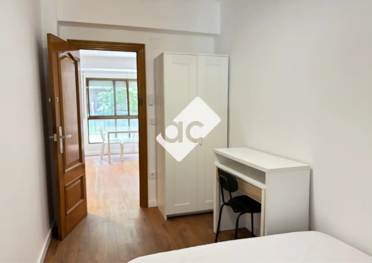 Habitación de Apartamento de alquiler en Valencia con Aire acondicionado, Calefacción y Parquet