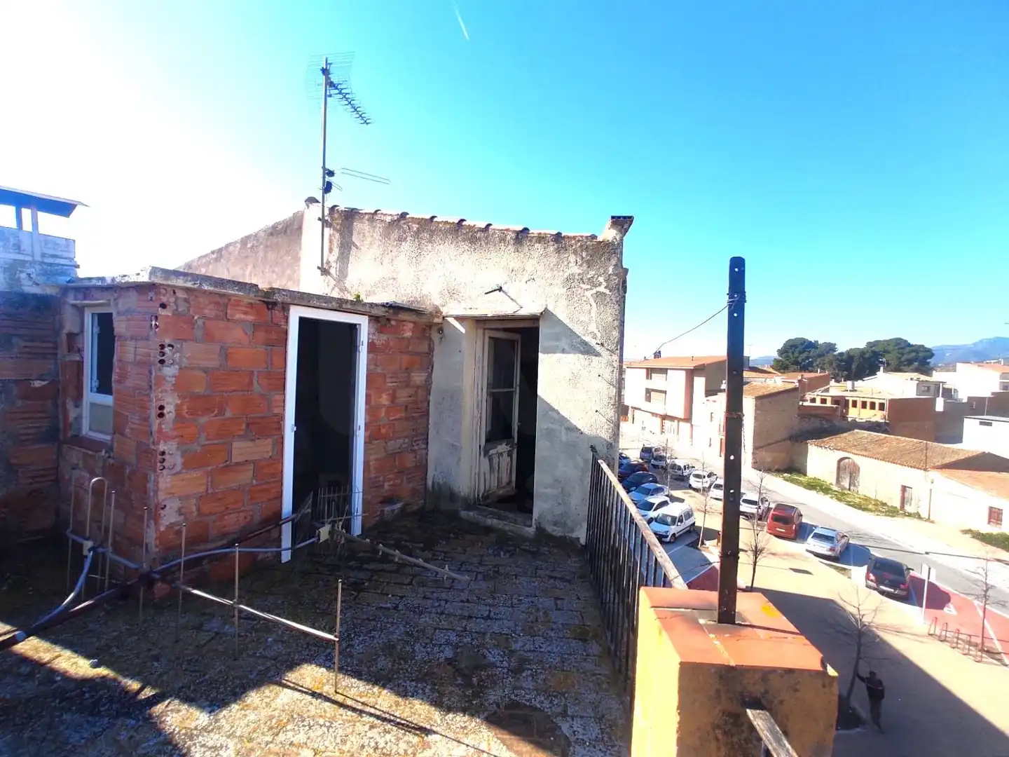Vista exterior de Edificio en venta en Llorenç del Penedès