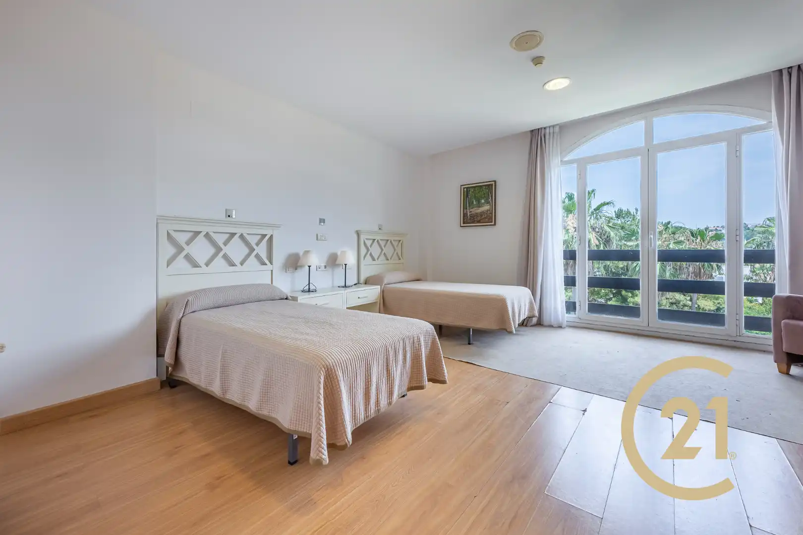 Bedroom of Buildings for sale in Estepona  with Community pool