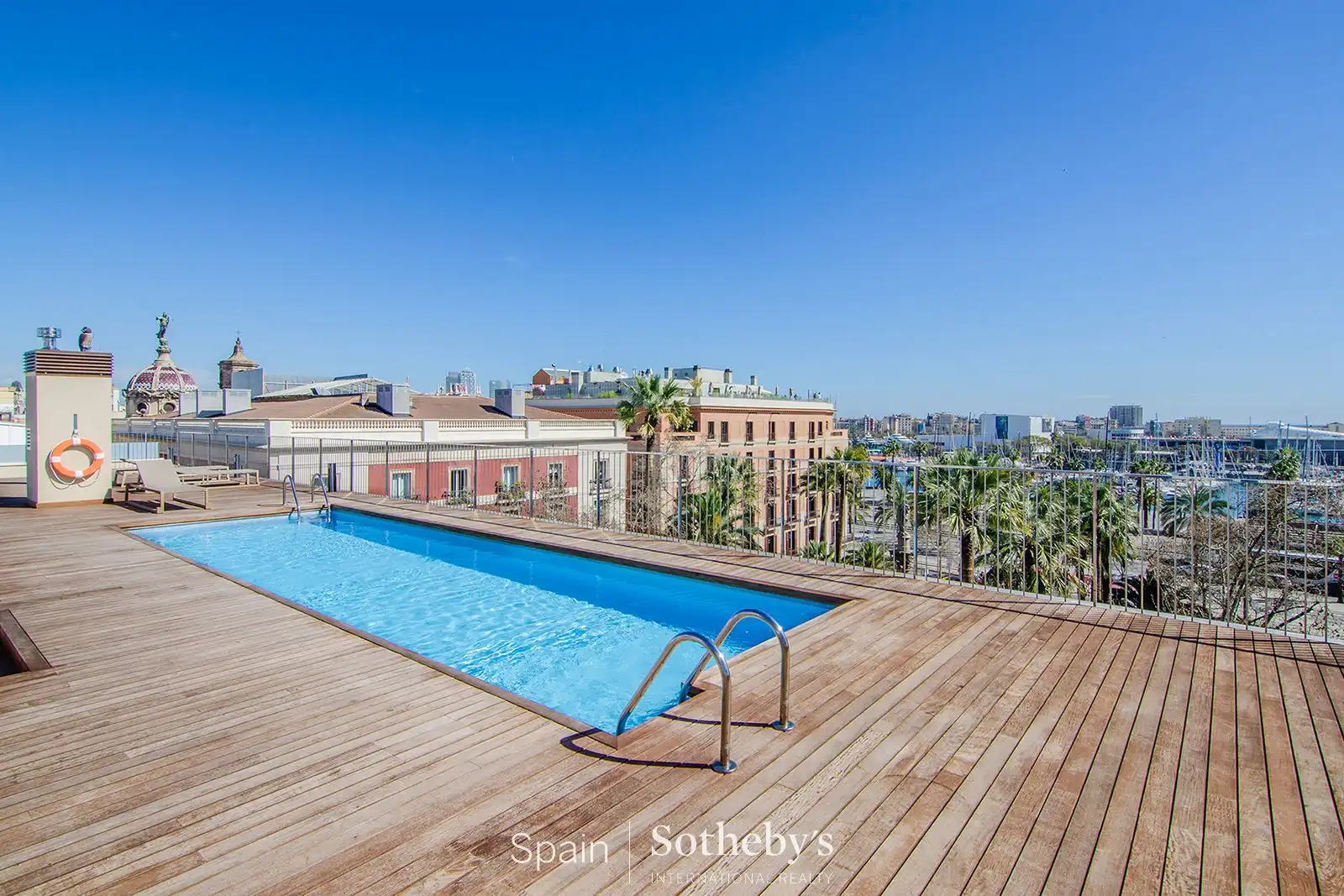 Piscina de Apartamento en venta en Barcelona con Aire acondicionado, Calefacción y Terraza