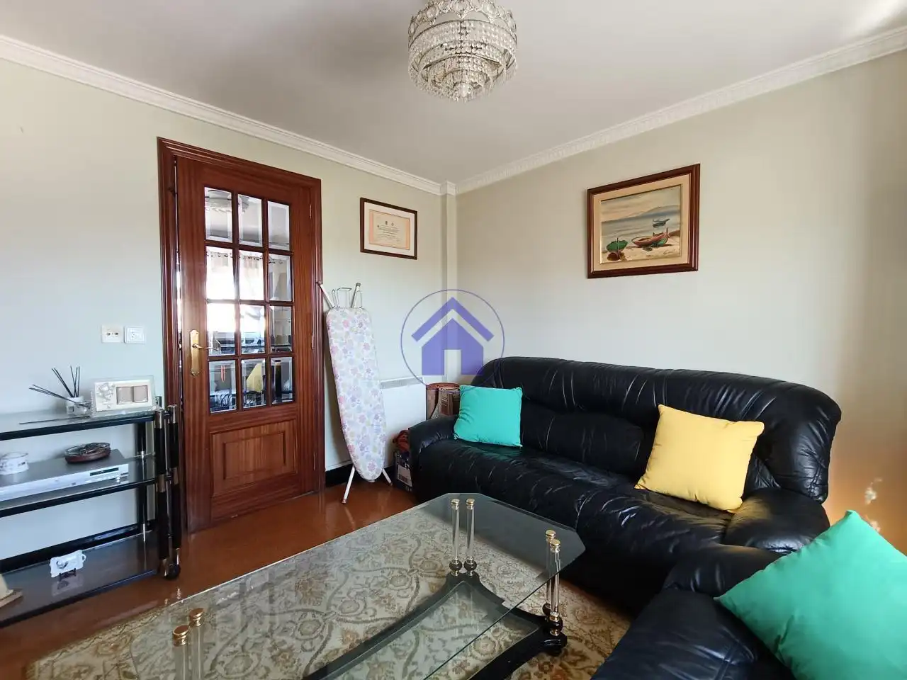 Living room of Flat for sale in Vigo   with Heating, Parquet flooring and Furnished