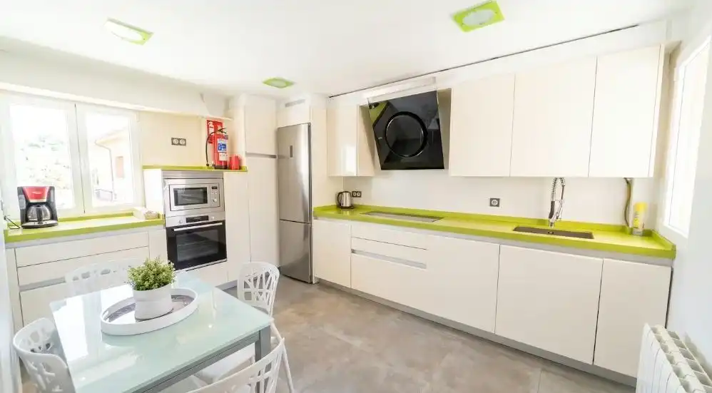 Küche von Wohnung zum Verkauf in Bermeo mit Abstellraum