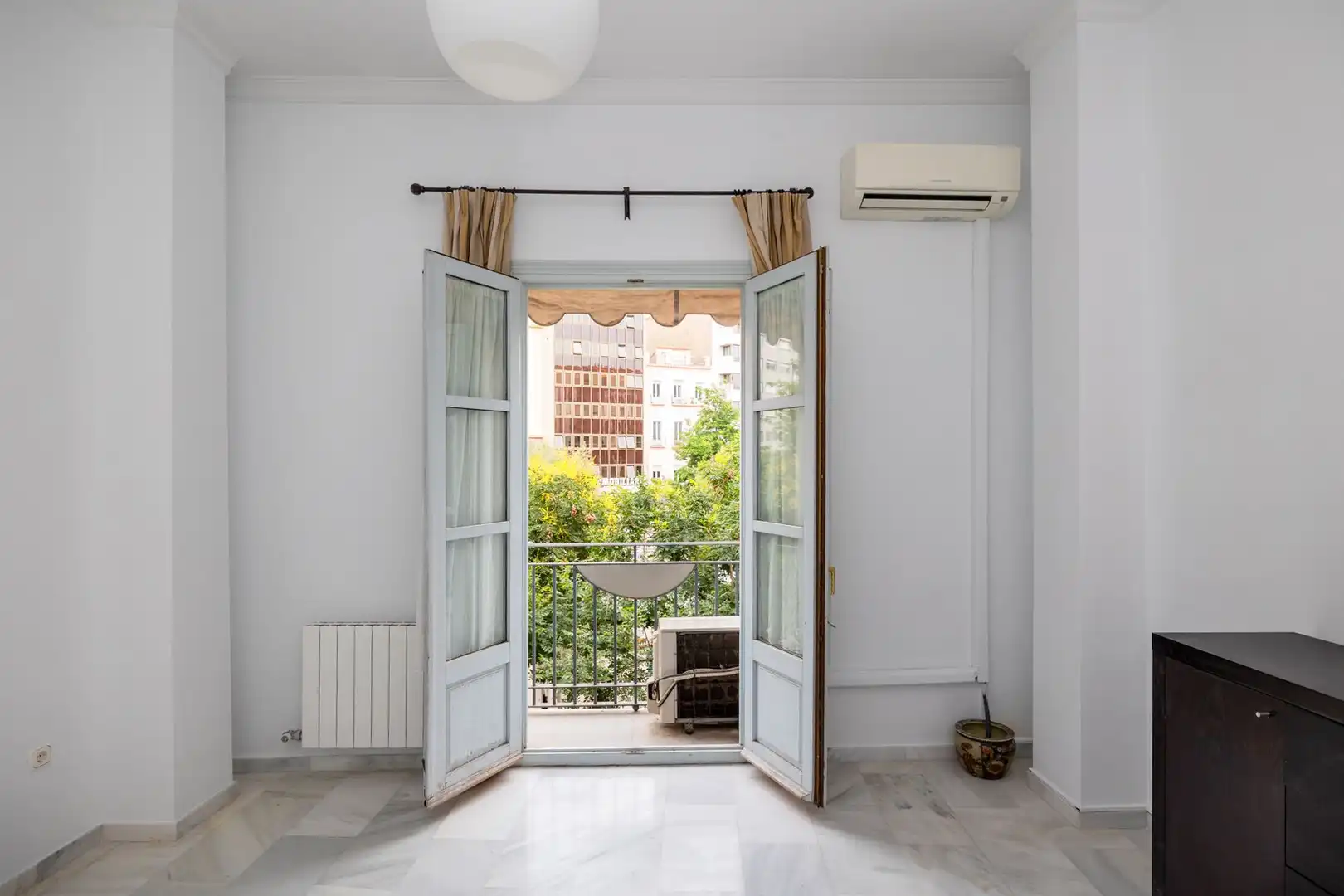 Terraza de Apartamento de alquiler en Granada con Aire acondicionado, Calefacción y Lavadora