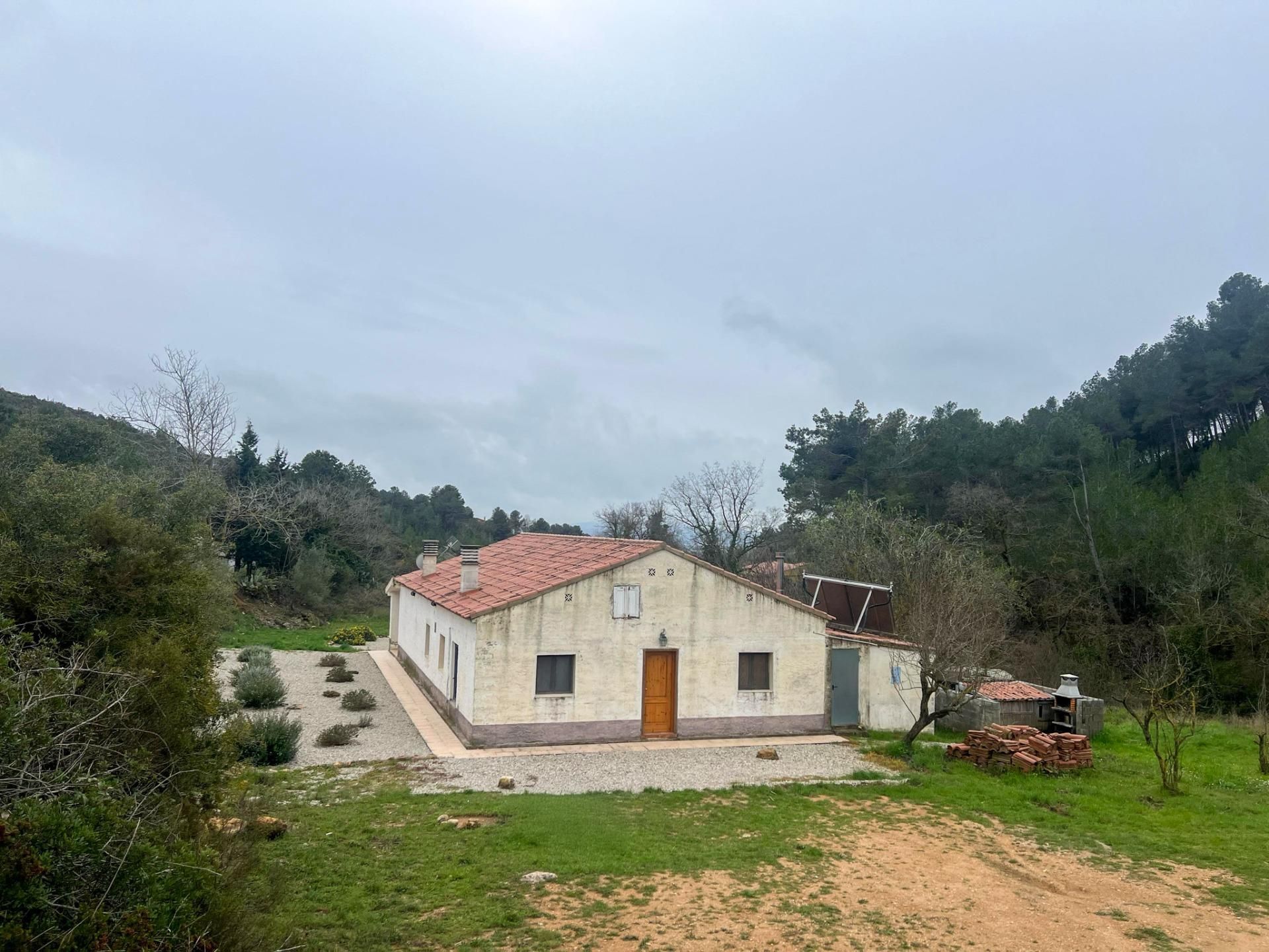 Vista exterior de Casa o xalet en venda en Torrelles de Foix amb Calefacció, Jardí privat i Terrassa