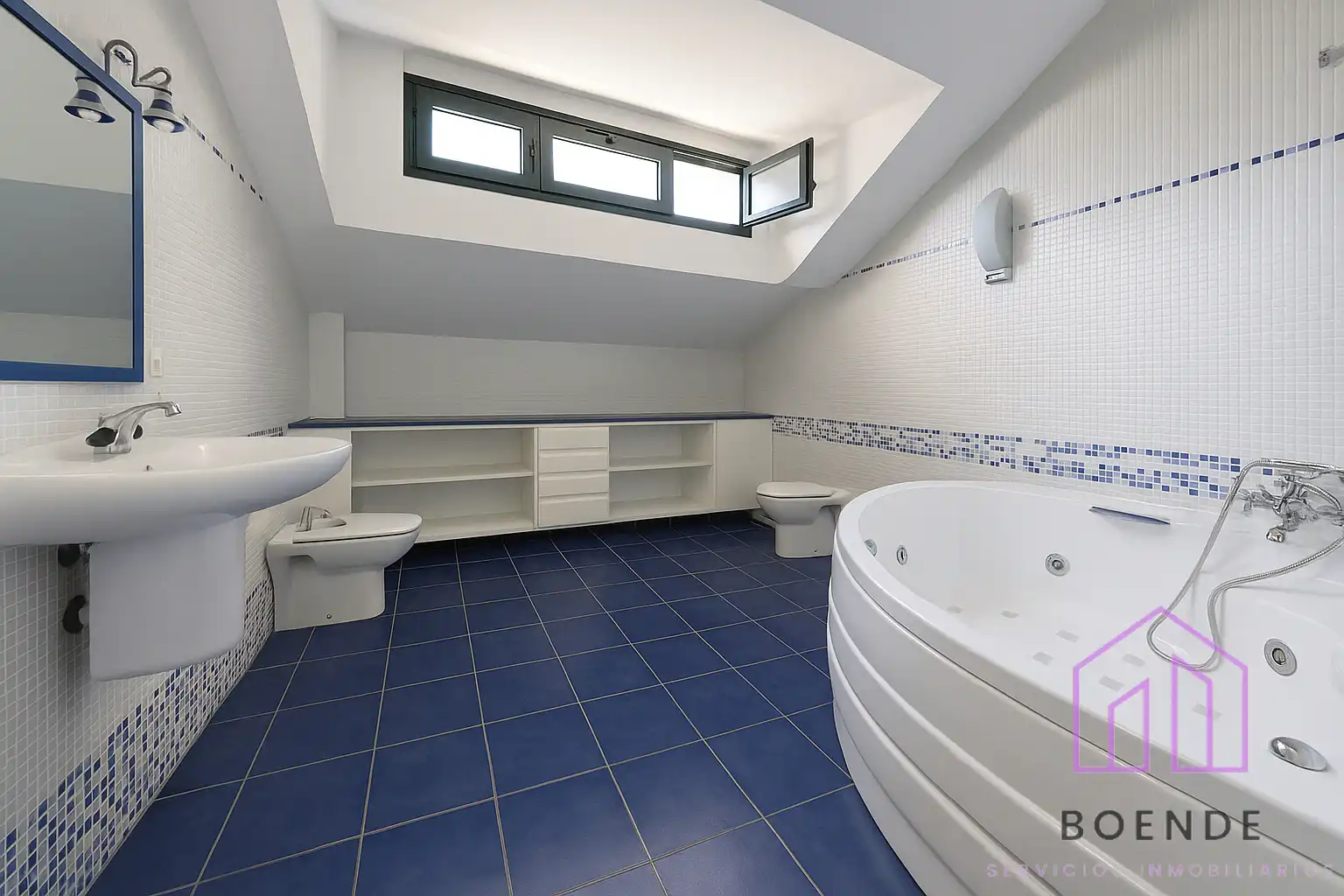 Bathroom of Houses for sale in Campo Real  with Air Conditioner, Heating and Private garden