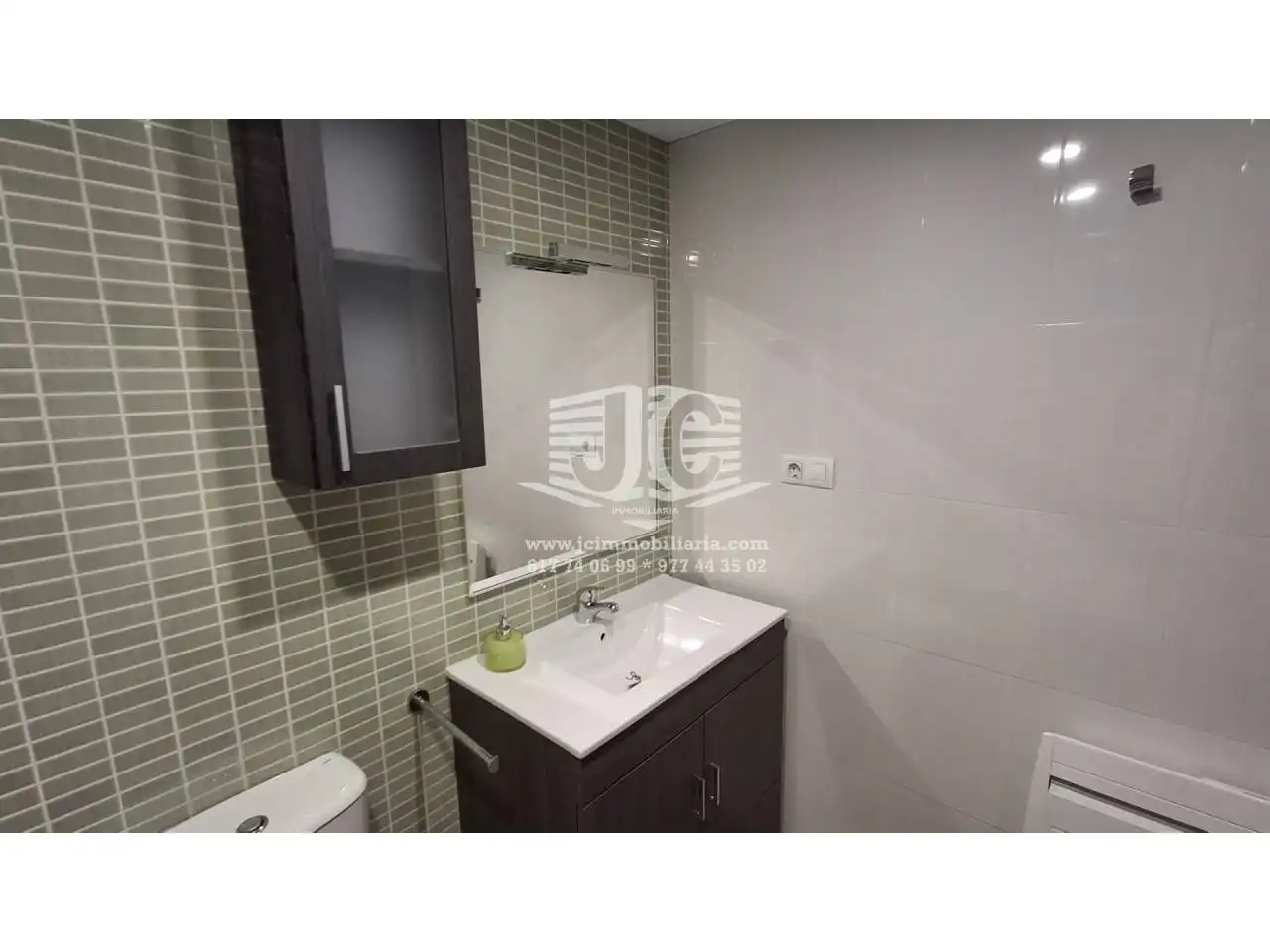 Baño de Piso en venta en Roquetes con Aire acondicionado, Calefacción y Terraza
