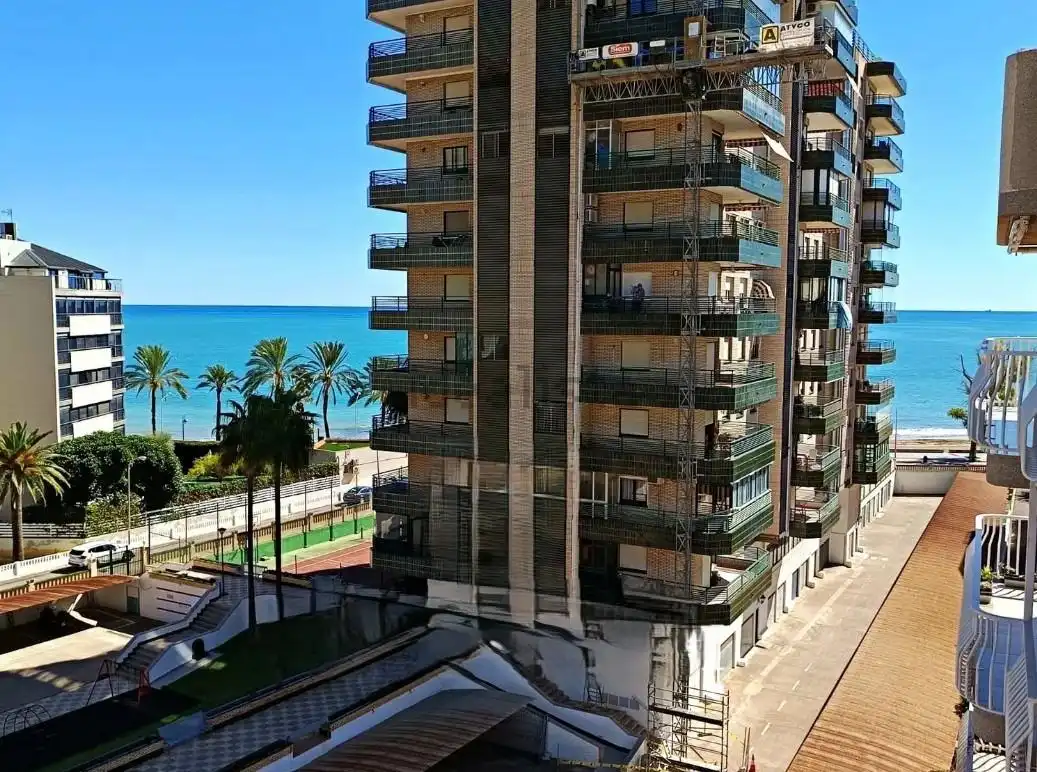 Vista exterior de Apartamento en venta en Benicasim / Benicàssim con Aire acondicionado, Calefacción y Jardín privado