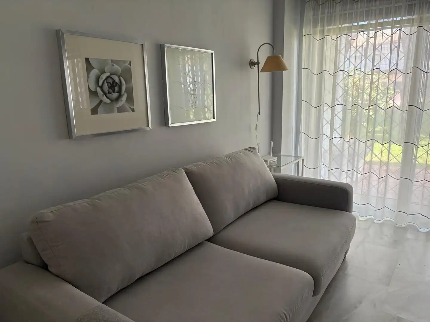 Wohnzimmer von Einfamilien-Reihenhaus zum Verkauf in El Portil mit Heizung, Terrasse und Möbliert
