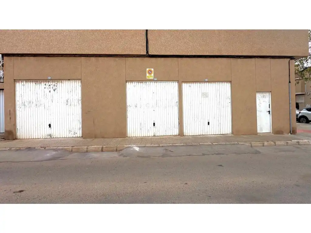 Aparcament de Local en venda en Cartagena