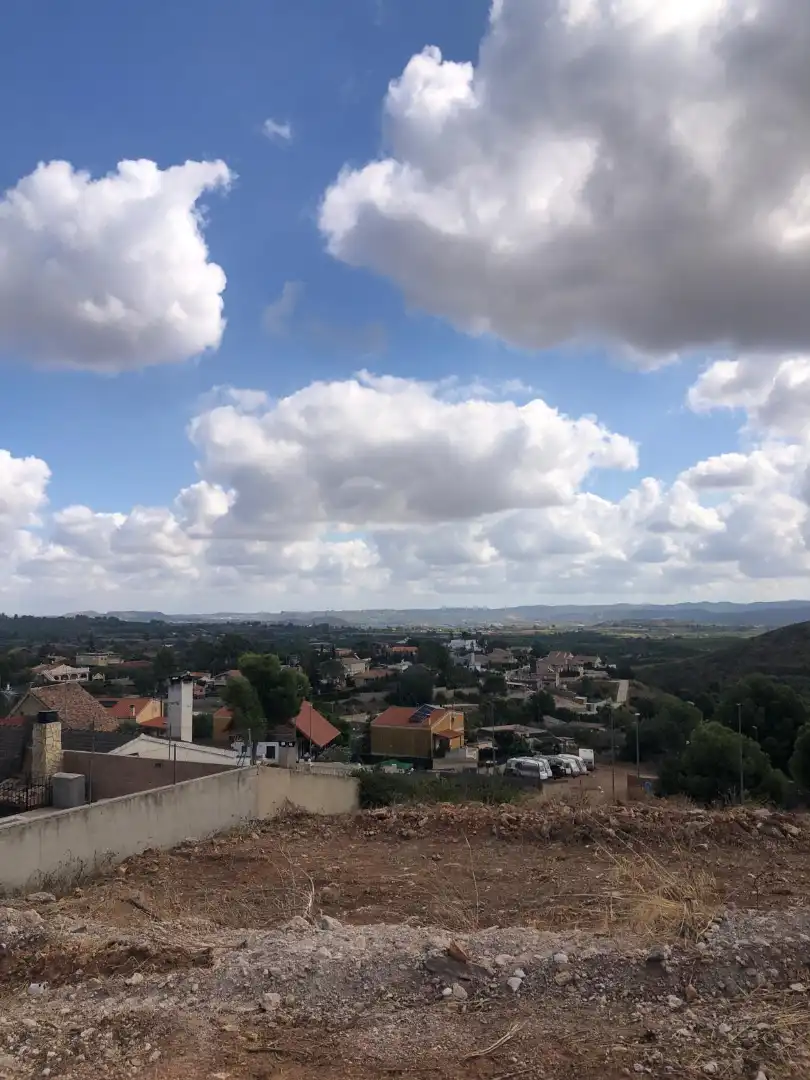 Residencial en venta en Montroi / Montroy