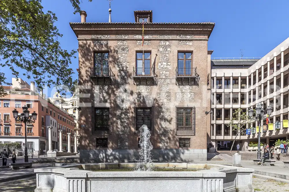 Vista exterior de Piso en venta en Madrid con Calefacción y Balcón