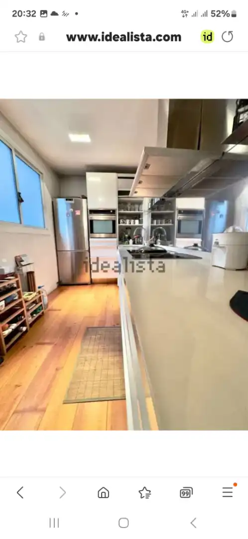 Cuina de Casa adosada en venda en Cornellà de Llobregat amb Aire condicionat, Calefacció i Terrassa