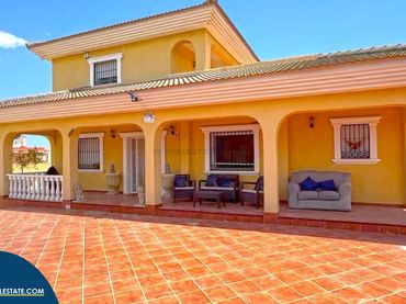 Villa con piscina in vendita a Los Balcones - Los Altos