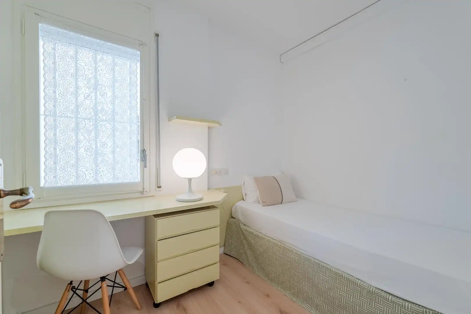 Schlafzimmer von Erdgeschoss zur Miete in Castell d'Aro, Platja d'Aro i s'Agaró mit Klimaanlage, Heizung und Privatgarten