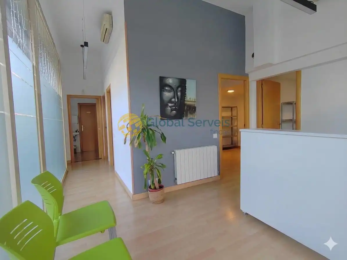 Local comercial de lloguer a Passatge Manresa