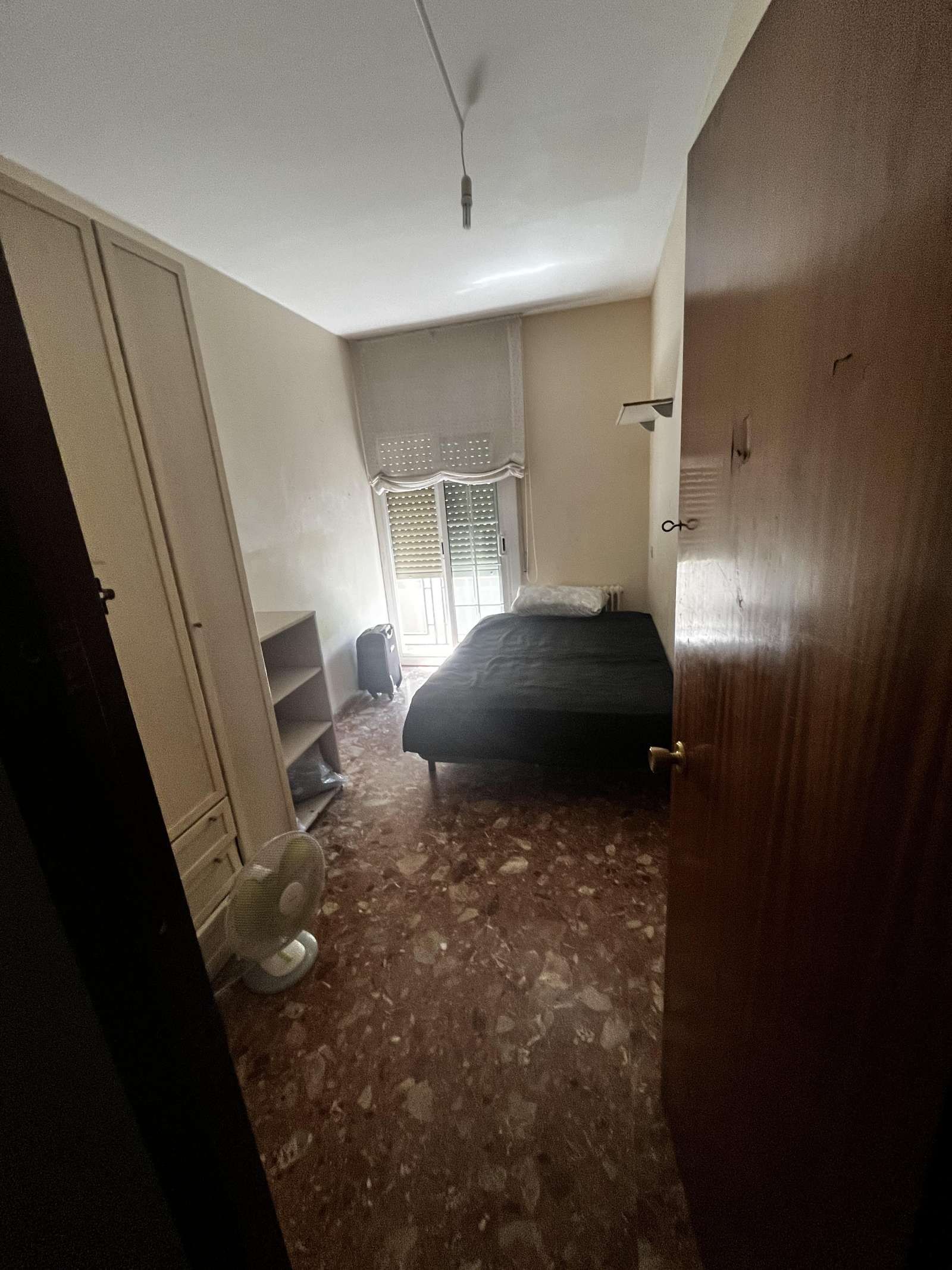 Dormitori de Pis per a compartir en Badalona amb Aire condicionat, Calefacció i Terrassa